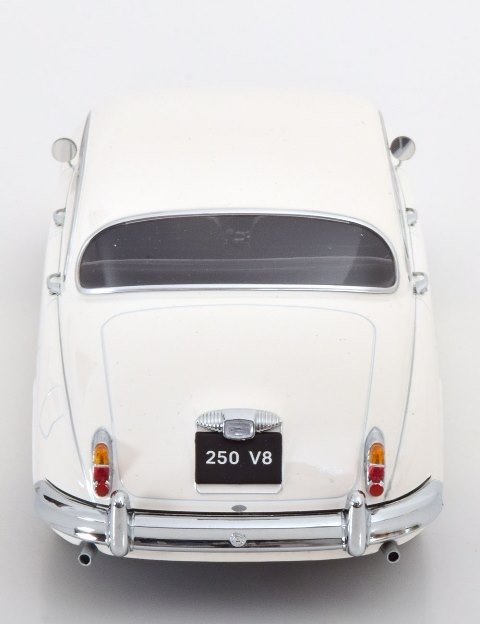 KK-Scale　1/18　メルセデスベンツ・250T Kombi W123　red　1978-82　ドイツ限定 新品 KKDC181035 KK scale 1&frasl;18 メルセデス ベンツ ダイムラー 250 V8