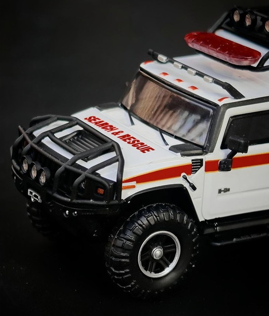 新品 MK Miniatures 1/64 ハマー Hummer H2 Ambulance 救急車 Glossy
