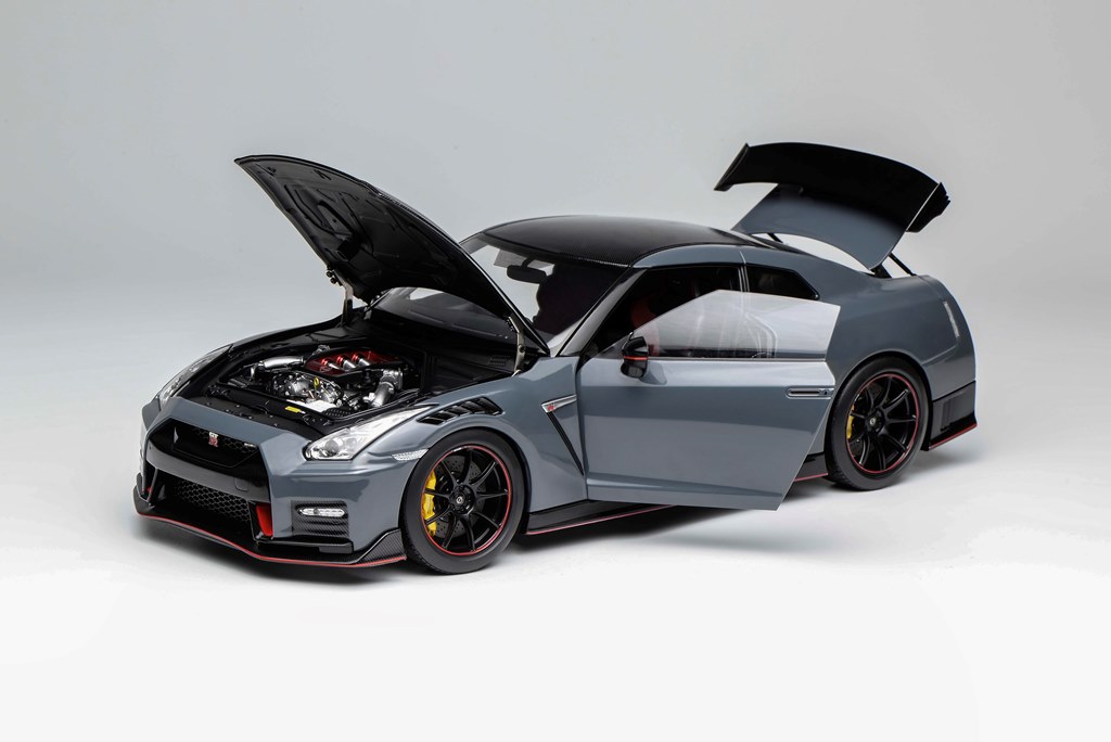 予約 M83530 モーターヘリックス 1/18 Nissan GT-R NISMO (R35