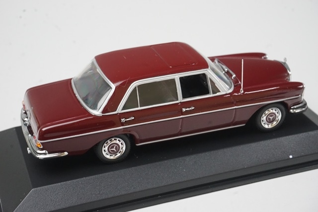1/43 ミニチャンプス 430039102 メルセデスベンツ 300 SEL 6.3 1968-72
