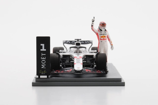 新品 ROMU074 スパーク 1/43 ロム特注 レッドブル RB21 日本 Japanese