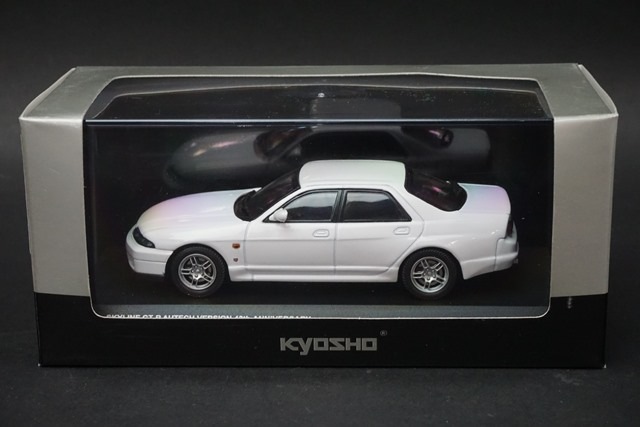 京商 1/43 ニッサン スカイライン オーテックバージョン Amazon | 1/43 京商 スカイライン GT-R (R33) 4ドア オーテック