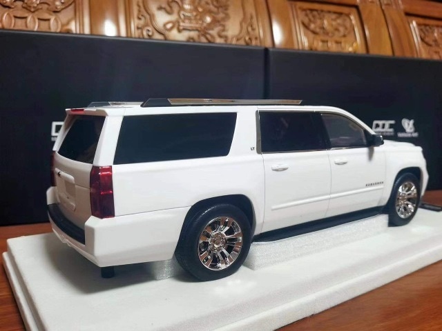 新品特価 GOC & Vehicle Art 1/18 シボレー サバーバン