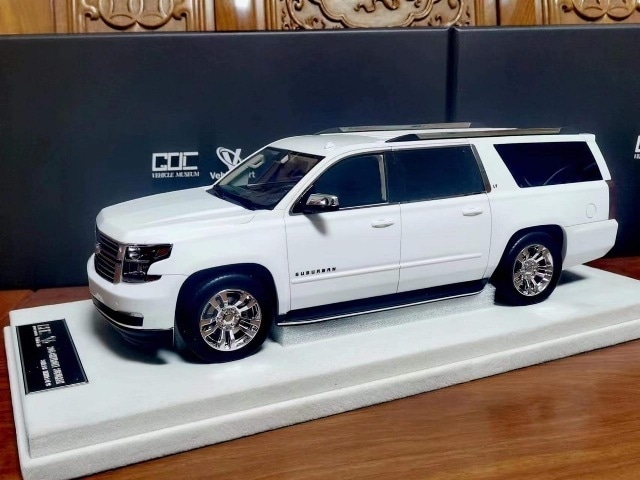1/18 シボレー　サバーバン　LT アメ車　ミニカー 1/18 シボレー サバーバン LT アメ車 ミニカー - メルカリ