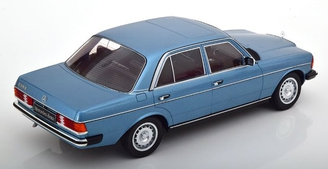 新品 KKDC180355 KK scale 1/18 メルセデス 230E W123 1975 ライト