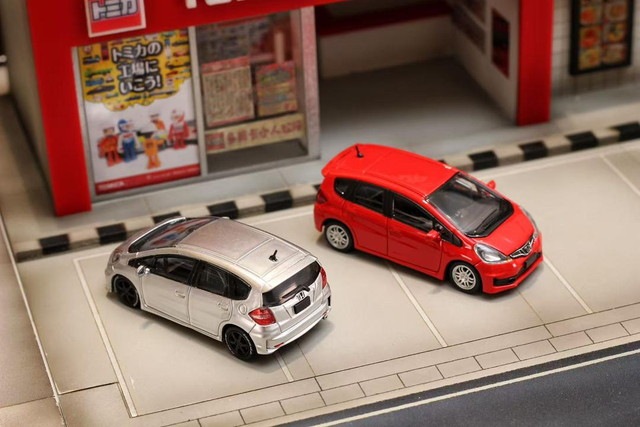 新品 SW Street Weapon 1/64 ホンダ フィット Honda JAZZ GE8 RS