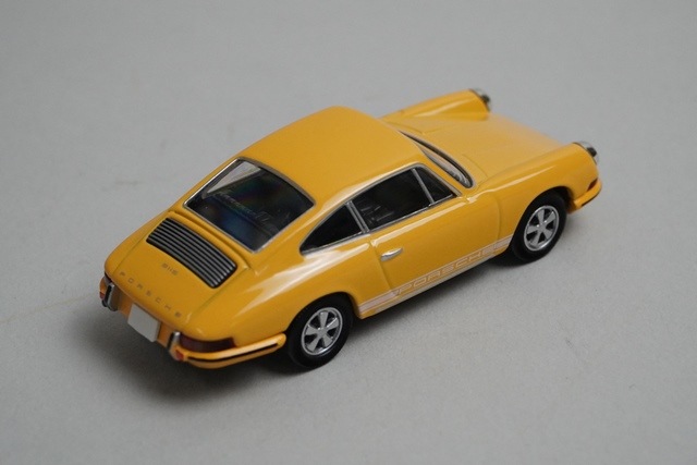 1/64 トミカリミテッドヴィンテージ LV-86b ポルシェ 911S (1968