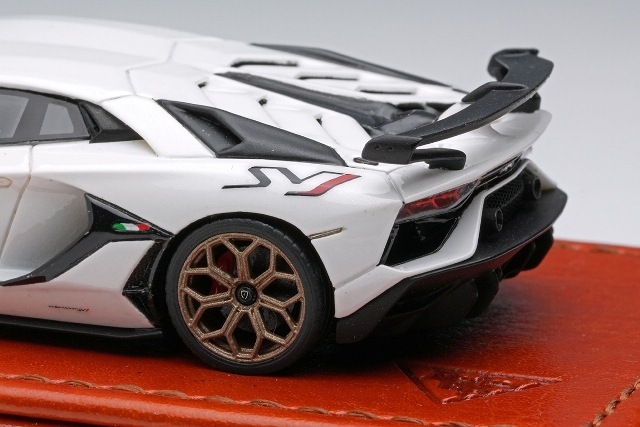 レジン製 1/64 ランボルギーニアヴェンタドールSV - メルカリ
