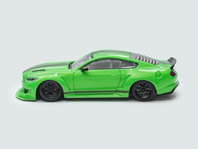 新品 Liberty 1/64 フォード マスタング Mustang Clinched widebody