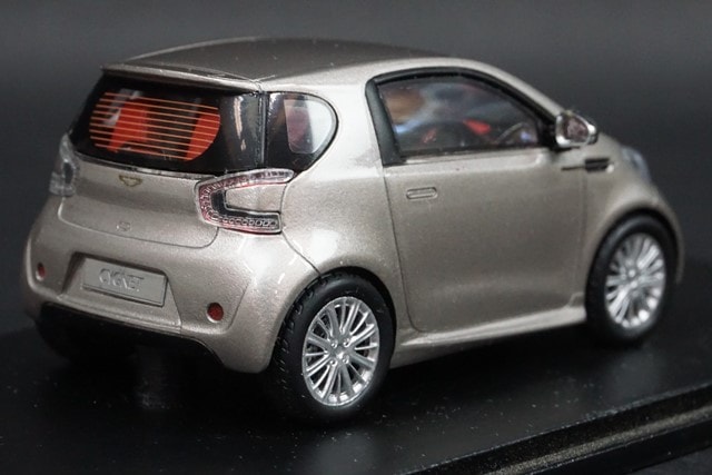 1/43 スパーク S2162 アストンマーティン シグネット シルバー