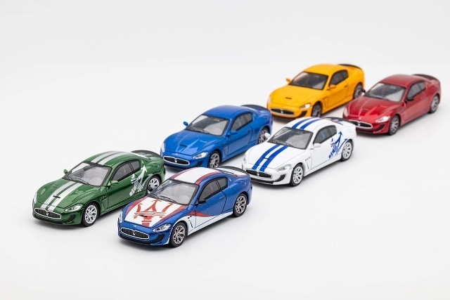 マセラティ ミニカーFF030 FCF54 マセラティ ミニカーFF030 FCF54 マセラティ ミニカーFF030