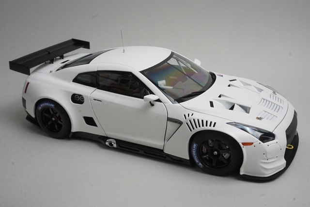 1/18 オートアート 81076 日産 GT-R FIA GT1 ワールド