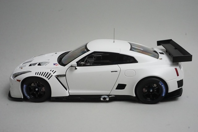 【新品】IVY Nissan GT-R ミニカー 1/18 ホワイト 新品】IVY Nissan GT-R ミニカー 1/18 ホワイト Ivy Nissan Gt-R