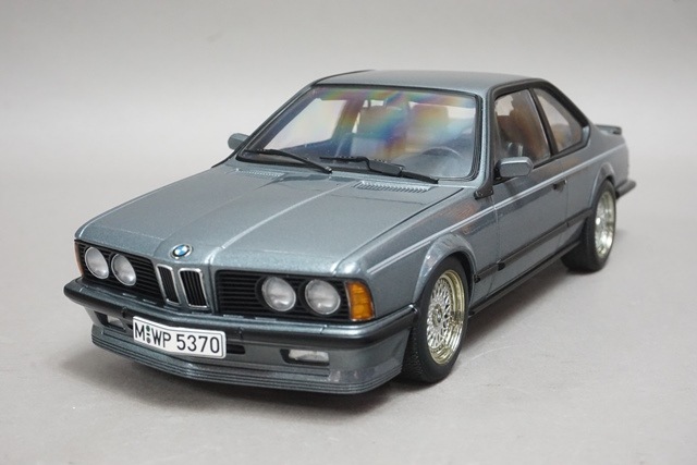1/18 オートアート 70529 BMW M6 35 CSi with option Shadow-Line