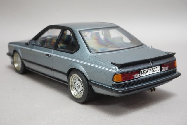 1/18 オートアート 70529 BMW M6 35 CSi with option Shadow