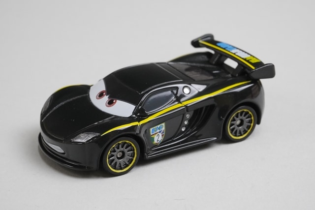 トミカ カーズ ルイスハミルトン C-26 スタンダードタイプ Amazon.co.jp: ティズニー トミカ カーズ C-26 ルイス