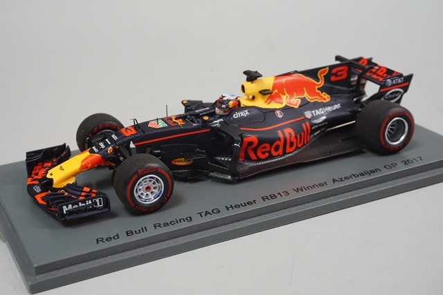 1/43 スパーク S5047 レッドブルレーシング タグホイヤー RB13