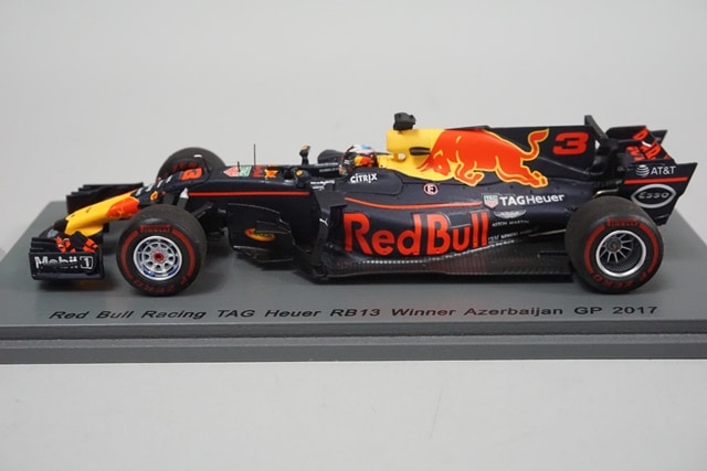1/43 スパーク S5047 レッドブルレーシング タグホイヤー RB13