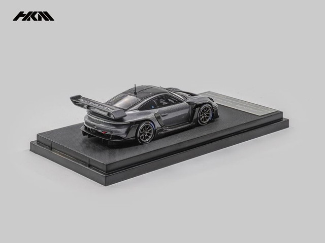 【新品】ポルシェ992 GT3 RS 1/64ミニカー フィギュア付き 1/64 Porsche 911 (992) GT3 RS GT Silver Metallic【T64MC-005-SL