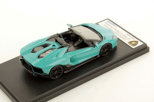 新品 LS532F LOOKSMART 1/43 ランボルギーニ アヴェンタドール