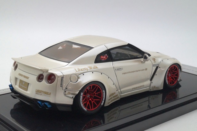 ����17B04-06 onemodel 1/43 ���� LB Work R35 Ducktail  �ѡ���ۥ磻��