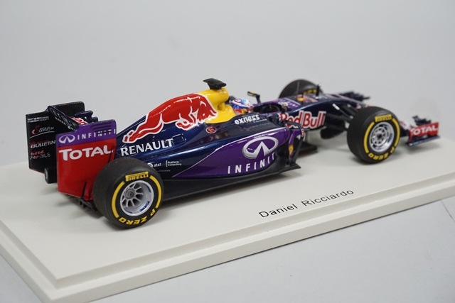 1/43 スパーク S4604 インフィニティ レッドブルレーシング RB11