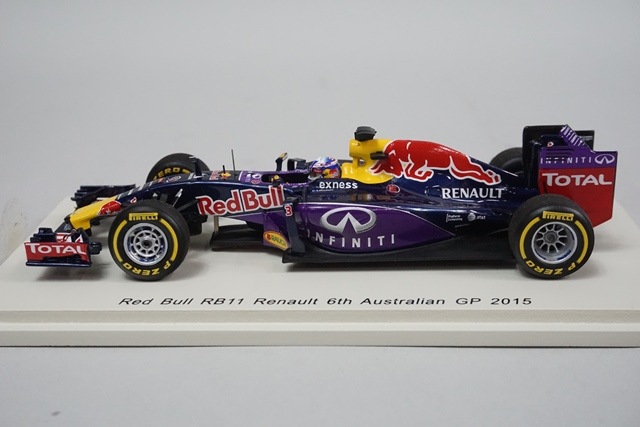 1/43 スパーク S4604 インフィニティ レッドブルレーシング RB11