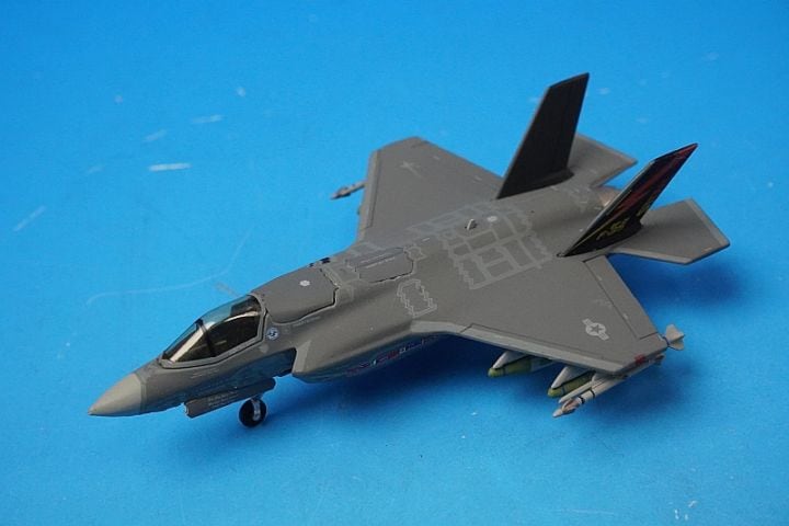 F-35B アメリカ海兵隊 試作1号機 1/200スケール 1/200 F-35B ライトニングII アメリカ海兵隊 試作1号機 リフトファン