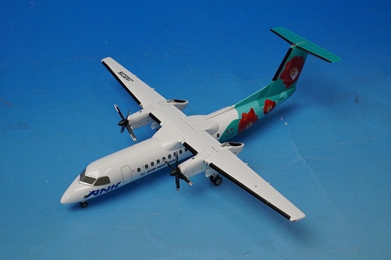 [新品]1/200 DHC-8-300 Q300 JA804K 退役記念限定 新品]1/200 DHC-8-300 Q300 JA804K 退役記念限定 V118745702