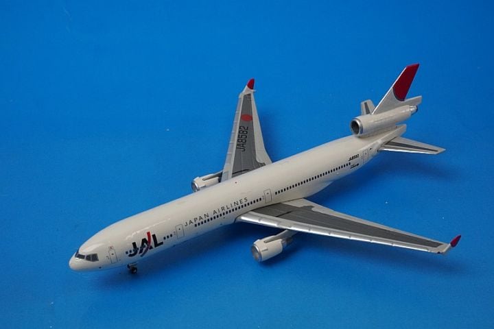 1/400 MD-11 JAL アーク塗装 JA8582 ［10053］ フェニックス