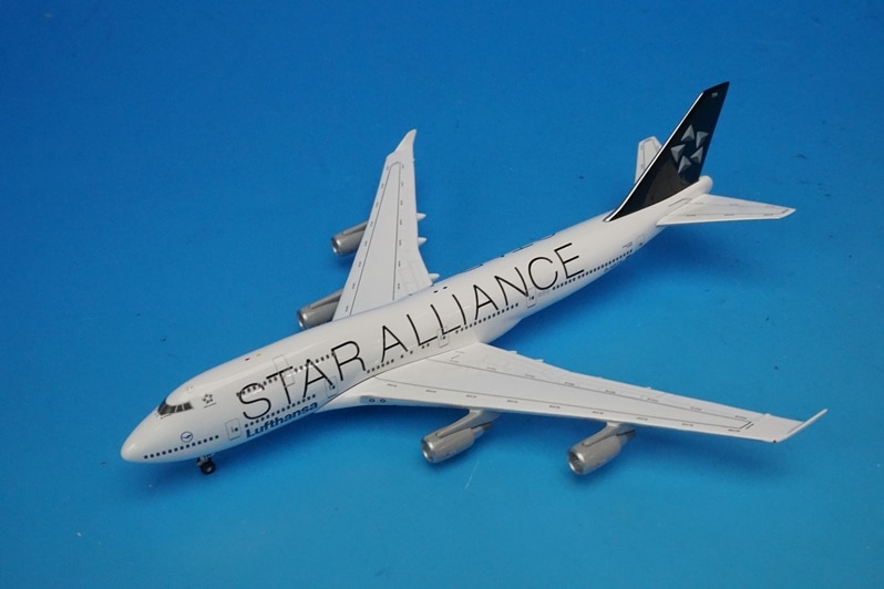 1/400 B747-400 ルフトハンザ スタアラ/スターアライアンス D-ABTH