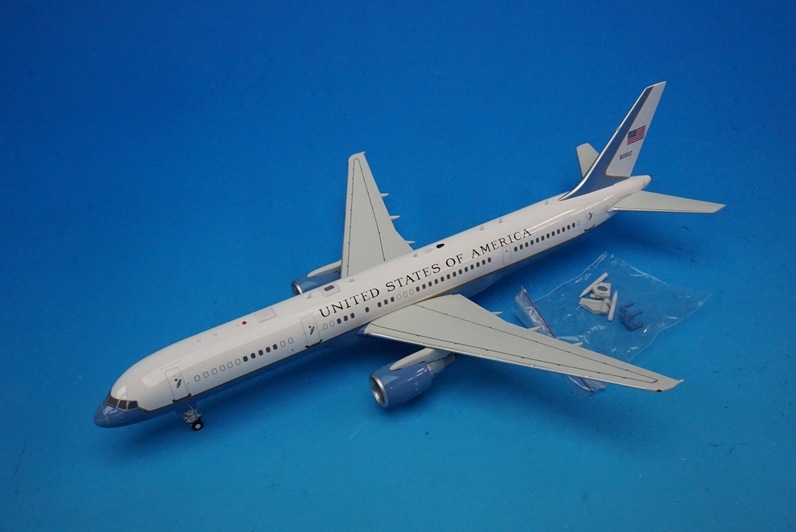 1/200 C-32A (B757-200) アメリカ空軍 #98-0002 ［IFC32USA03］ イン