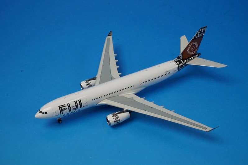 旅客機模型　エバー航空　A330-200　1/200　　　あ Amazon | JC Wings 1/200 完成品 エバー航空 EVA AIR EVER GREEN
