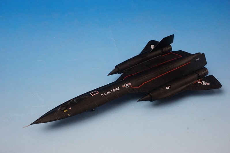ヘルパ ダイキャストモデル 1/200 SR-71 ブラックバード ヘルパ ダイキャストモデル 1/200 SR-71 ブラックバード