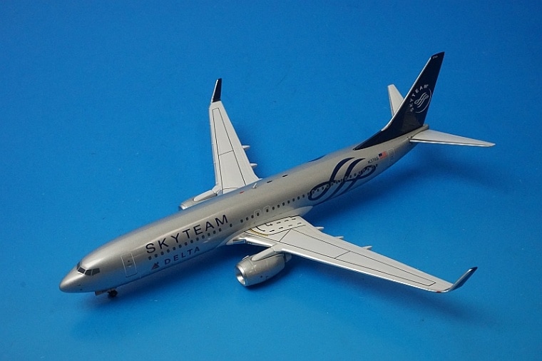 デルタ航空ボーイング737-800 www.JetCollector.com: Delta B737-800 Skyteam, w/stand N3761R