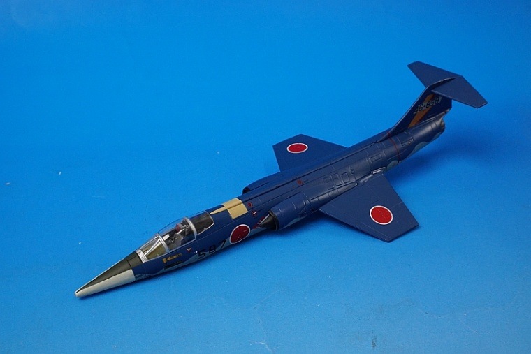 Hasegawa 1/72 F-104J/CF-104 Starfighter (J.A.S.D.F Interceptor / Canadian  Armed Forces Fighter) Plastic Model