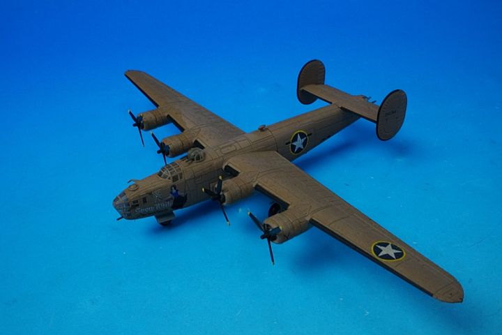 1/144 B-24D リベレーター アメリカ陸軍 スノーホワイト ［HA9100
