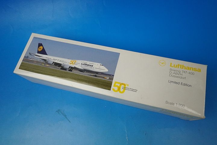 値下げ❗️レア品❗️1/200 ルフトハンザ　A300-600  完成品　価格変更❗️ 1/200 B747-400 ルフトハンザ 50 Years デュッセルドルフ D-ABVH