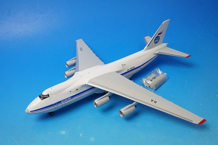 1/200アントノフ An-124 1/200 アントノフ An-124-100 ロシア空軍 RA-82035 [G2TTF1080