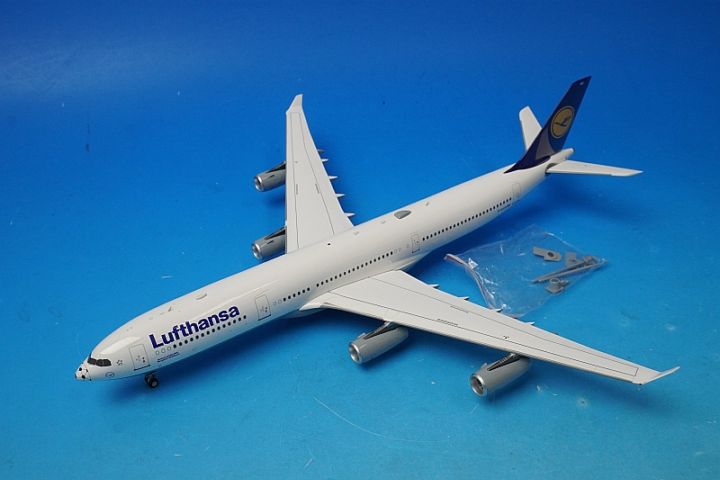 1/200 A340-300 ルフトハンザ フットボール D-AIGS ［B-LH340-001］ B
