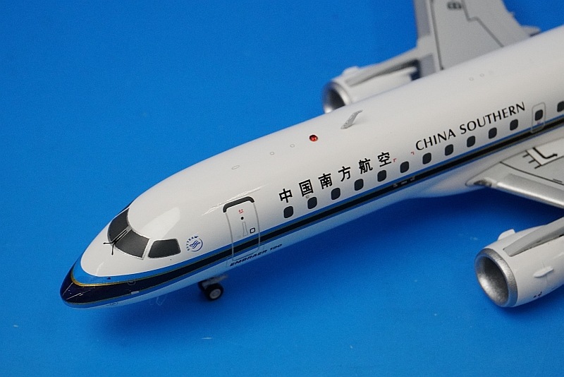 1/200 エンブラエル ERJ-190 チャイナサザン 中国南方 B-3148