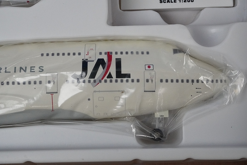 1/200 B747-400 JAL アーク塗装 JA8088 ［16017］ JTA商事/中古