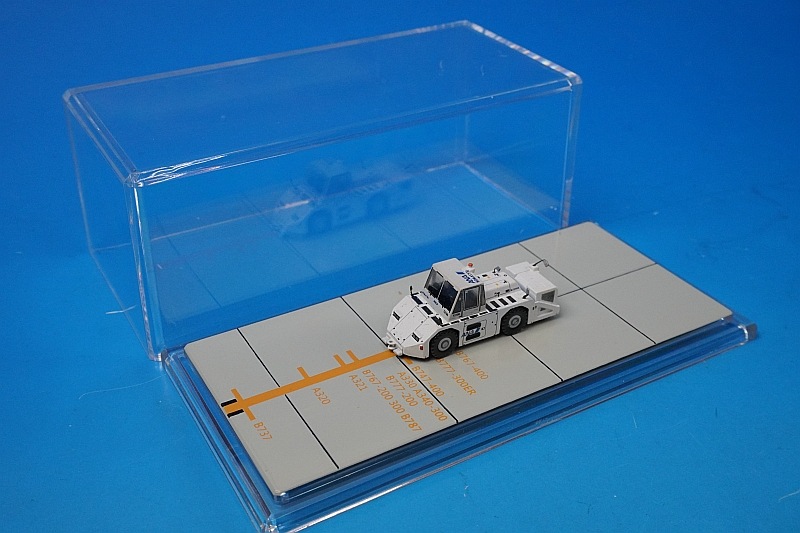 WT250E 空港トーイングトラック 1:200 JAL Amazon.co.jp: JC Wings 1/200 完成品 ANA Komatsu WT250E