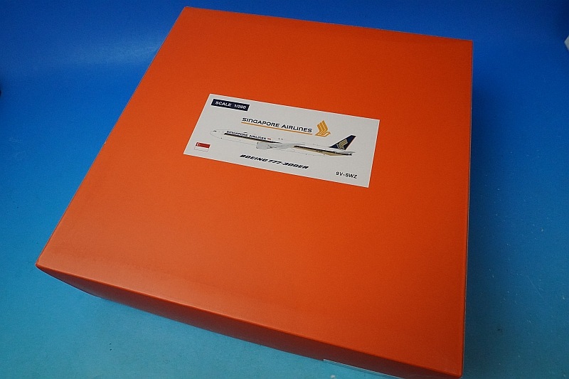 1/200 B777-300ER ���󥬥ݡ��� ���󥸥������� 9V-SWZ [EW277W010E] JC�����󥰥�/���