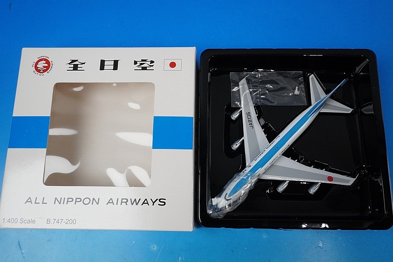 ANA B747SR-81 モヒカン塗装 1/400 全日空B747SRモヒカン JA8136