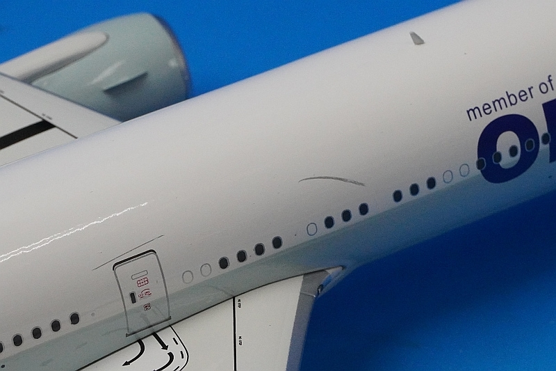 777さん専用 1/200 B777-300ER キャセイパシフィック ワンワールド B-KQN