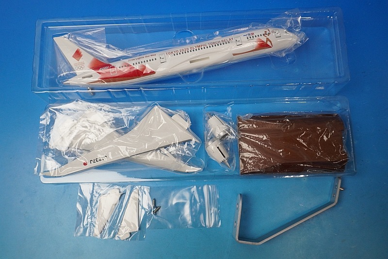 1/200 B787-8 ��������ԥå�����͢���� JA837J ��BJQ2038�� JALUX/���