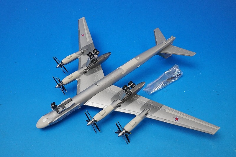 1/200 ĥݥ TU-95MS ٥H  184ƱҽϢ 󥲥륹 2 558204 إ/