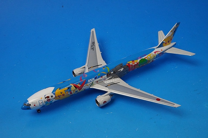 ANA 全日空商事 ポケモンジェット『ピース★ジェット』飛行機模型【希少・レア】 1/400 B777-300 ANA ポケモン ピースジェット JA754A ［10534