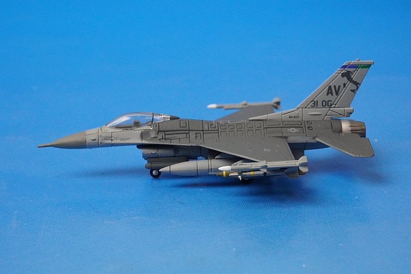 1 0 F 16c ファイティング ファルコン アメリカ空軍 第31戦闘航空団 アビアノ基地 ヘルパ 中古 模型 プラモデルの通販専門 エルロン 1 0 F 16c ファイティング ファルコン アメリカ空軍 第31戦闘航空団 アビアノ基地 ヘルパ 中古 模型 プラモデルの通販専門 エルロン